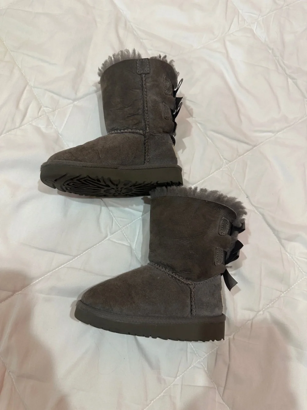 UGG Kids Gray Suede Shearling Boots with Back Bows size 7